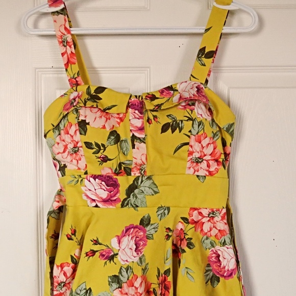 IXIA Women's Floral Pinup Cute Summer Dress- Size Large - Picture 2 of 4